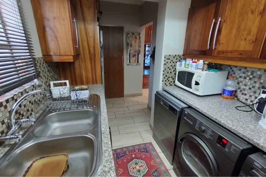 8 Bedroom Property for Sale in Broederstroom North West